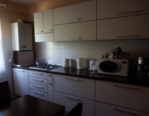 Lakás 3 szobák eladó on Floresti