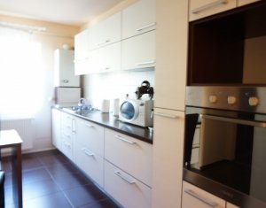 Lakás 3 szobák eladó on Floresti