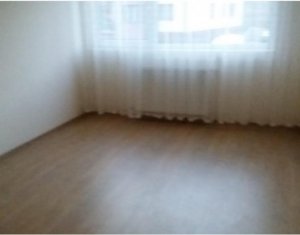 Lakás 2 szobák eladó on Floresti