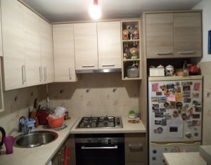 Lakás 3 szobák eladó on Floresti