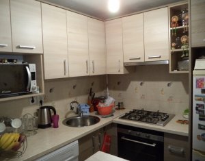 Lakás 3 szobák eladó on Floresti