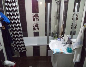 Lakás 3 szobák eladó on Floresti