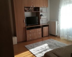 Lakás 3 szobák eladó on Floresti