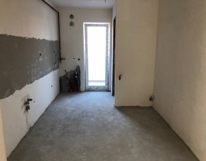 Lakás 3 szobák eladó on Floresti