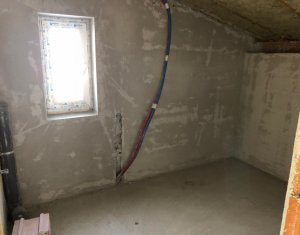 Lakás 3 szobák eladó on Floresti