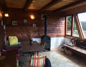 Nyaralók eladó on Marisel