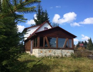 Nyaralók eladó on Marisel