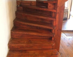 Nyaralók eladó on Marisel