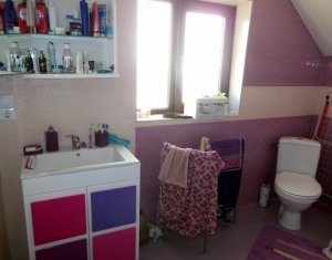 Ház 5 szobák eladó on Comsesti