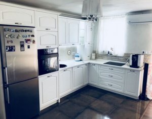 Lakás 3 szobák eladó on Floresti