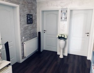 Lakás 3 szobák eladó on Floresti