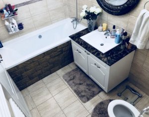 Lakás 3 szobák eladó on Floresti