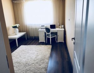 Lakás 3 szobák eladó on Floresti