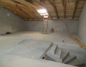 Ház 5 szobák eladó on Floresti