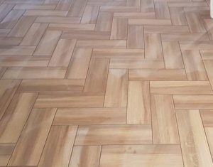 Lakás 2 szobák eladó on Floresti