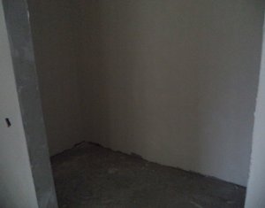 Lakás 3 szobák eladó on Floresti