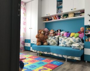 Lakás 3 szobák eladó on Floresti