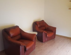 Ház 4 szobák kiadó on Floresti