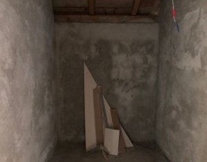 Ház 4 szobák eladó on Floresti