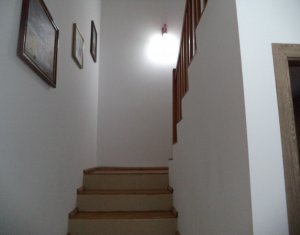 Ház 5 szobák eladó on Floresti