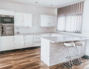 Ház 3 szobák eladó on Campenesti