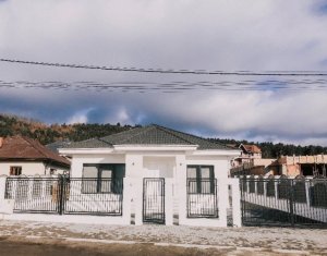 Ház 3 szobák eladó on Campenesti