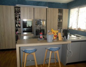 Ház 4 szobák eladó on Floresti