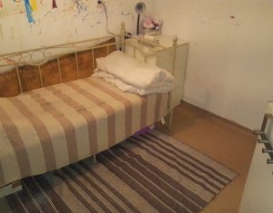 Lakás 4 szobák eladó on Floresti