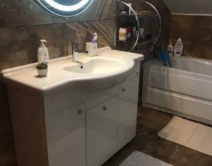 Lakás 3 szobák eladó on Floresti