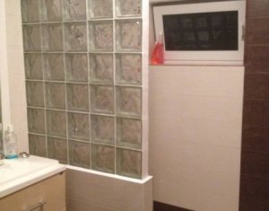 Lakás 3 szobák eladó on Floresti