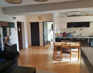 Lakás 3 szobák eladó on Floresti