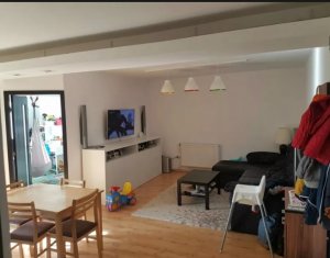 Lakás 3 szobák eladó on Floresti