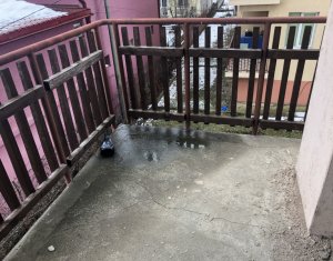 Lakás 3 szobák eladó on Floresti