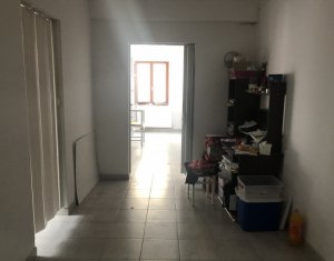 Lakás 3 szobák eladó on Floresti