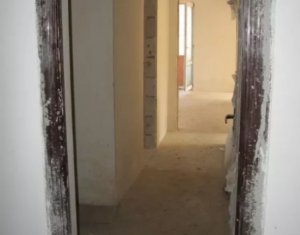 Lakás 3 szobák eladó on Floresti