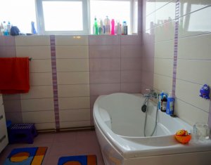 Lakás 3 szobák eladó on Floresti