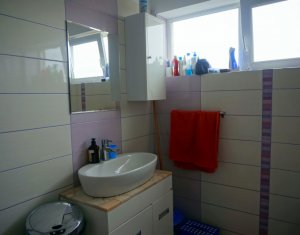 Lakás 3 szobák eladó on Floresti