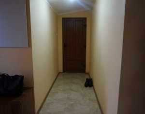 Lakás 3 szobák eladó on Floresti