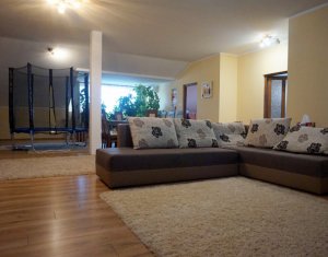 Lakás 3 szobák eladó on Floresti