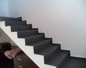 Ház 4 szobák eladó on Floresti