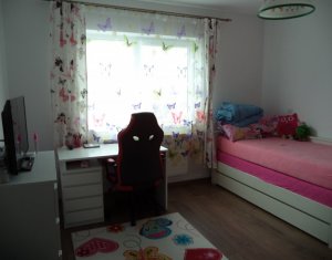 Lakás 3 szobák eladó on Floresti