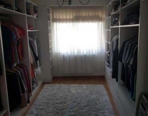 Lakás 4 szobák eladó on Cluj-napoca, Zóna Manastur