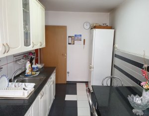 Lakás 4 szobák eladó on Cluj-napoca, Zóna Manastur