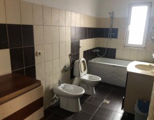 Ház 4 szobák kiadó on Floresti