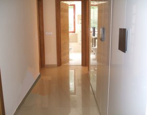 Lakás 4 szobák kiadó on Cluj-napoca, Zóna Centru