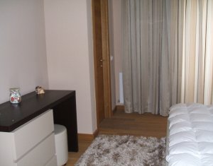 Lakás 4 szobák kiadó on Cluj-napoca, Zóna Centru