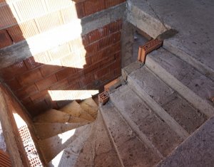 Ház 4 szobák eladó on Dezmir