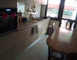 Ház 4 szobák eladó on Floresti