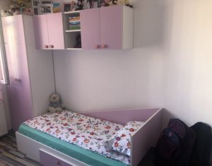 Lakás 3 szobák eladó on Floresti