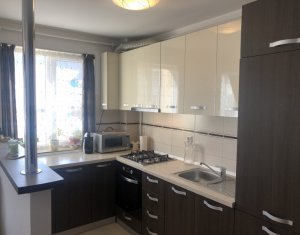 Lakás 3 szobák eladó on Floresti